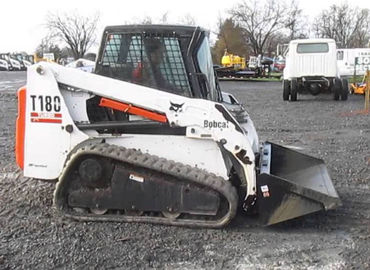 अच्छी कीमत BOBCAT T180A के लिए हाई ट्रैक्टिव कंटीन्यूअस स्किड स्टीयर रबर ट्रैक्स 400x86BLx50 ऑनलाइन